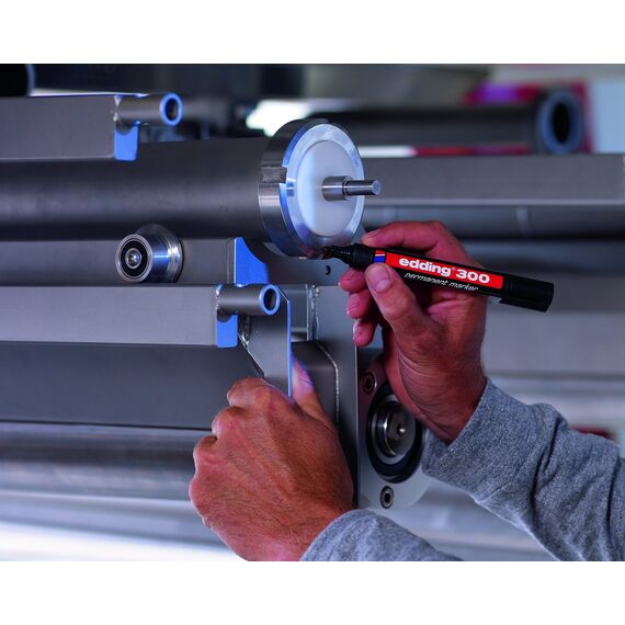 edding 300 Permanentmarker - orange - 1 Stift - Rundspitze 1,5-3 mm - wasserfest, schnell-trocknend - wischfest - für Karton, Kunststoff, Glas, Holz, Metall, Glas