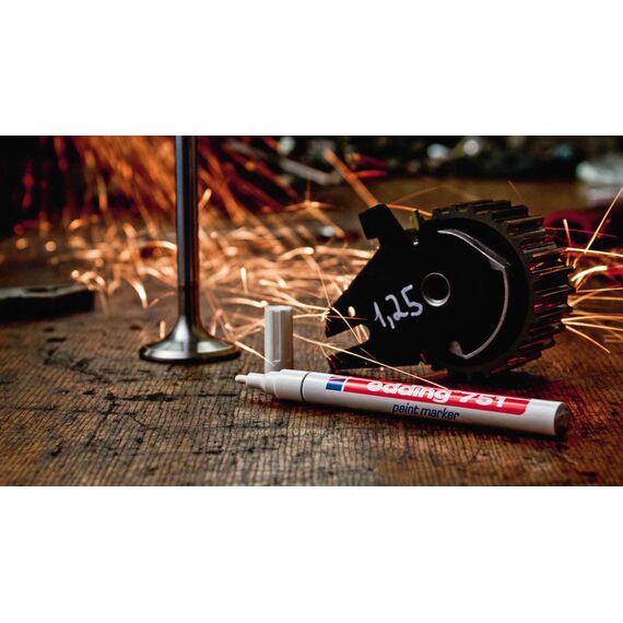 edding 751 Lackmarker - rot - 10 Stifte - Rundspitze 1-2 mm - Lackstift zur Markierung und Beschriftung von Metall, Glas, Stein oder Kunststoff - hitzebeständig, permanent, wisch- und wasserfest