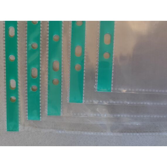 PUTOAHAO 100 Stück Klarsichthüllen A4 Glasklar aus PP (0.06 mm,60 My,60µ,60 micron),mit 11 Lochungen für 2/3/4-Ring-Ordner, Prospekthüllen DIN A4 für Dokumente (Grün Seite, 6C-100)