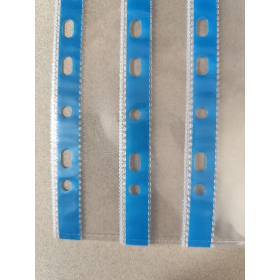 PUTOAHAO 100 Stück Klarsichthüllen A4 Glasklar,DINA4 Prospekthüllen aus PP(0.06 mm,60 My,60µ,60 micron),11 Loch Perforationen Klarsichtfolien A4 für Broschüren,Ordner,Dokumente (Blaue Seite,6C)