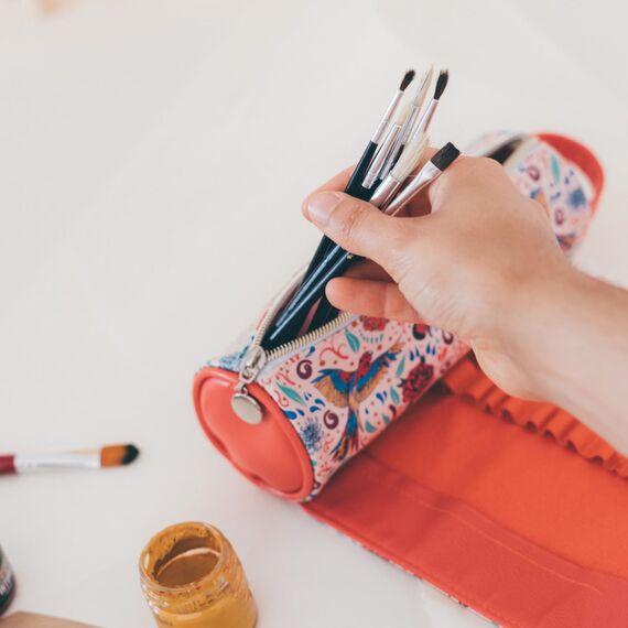 Grupo Erik Mäppchen Frida Kahlo Stiftrolle - Federmappe 20,5 x 8,5 x 8,5 cm - Mäppchen Groß - Federmäppchen Mädchen und Jungen