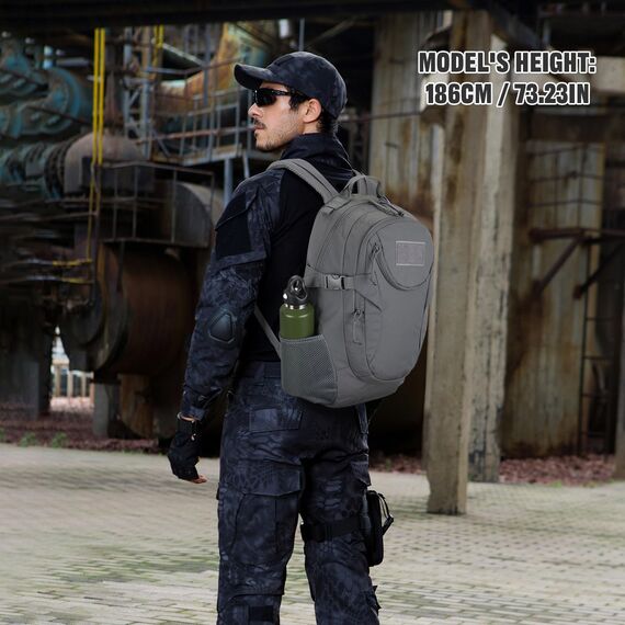 VINBAGGE Rucksack Taktischer Motorrad Wanderrucksack Outdoor Wasserdicht Trekkingrucksack 25L Campus Wandern Arbeit Schulrucksack Jungen Daypack für Herren Damen Grau（500D-Aufrüstung）