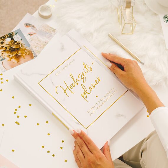 TWIVEE - Der kompakte Hochzeitsplaner - Wedding Planner - deutsch - über 120 Seiten - Organizer für Eure Trauung - Buch zur Hochzeit - Ideales Verlobungsgeschenk