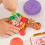 Play-Doh Pizza-Lieferspaß, Scooter und Spielküche, 10 Dosen Knetmasse zum Pizza Backen, Bastel-Set inklusive vieler Accessoires und Werkzeuge, kreative für Kinder ab 3 Jahren