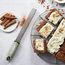Microplane Zester Küchenreibe in Salbei-Grün für Zitrusfrüchte, Parmesan, Ingwer, Schokolade & Muskatnuss mit feiner Edelstahlklinge - Made in USA