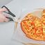 Asdirne Pizzaschere, Pizzaschneider mit Scharfer Edelstahlklinge in Lebensmittelqualität und Griff mit Weichem Griff, Multifunktionale Küchenschere, 27CM, Schwarz/Grau