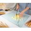 Kitchenville Glasschneidebrett 50×40 cm – Hygienisches Schneidebrett aus gehärtetem Glas – Hitzebeständig, Kratzfest & Rutschfest – Glasplatte für die Küche – Weiße Marmoroptik