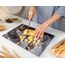 Kitchenville Glasschneidebrett 40×30 cm – Hygienisches Schneidebrett aus gehärtetem Glas – Hitzebeständig, Kratzfest & Rutschfest – Glasplatte für die Küche – Grau & Gold