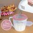 Westmark Rührbecher/Messkanne mit Spritzschutz, Deckel und Ausgießer, Kunststoff, Füllvolumen: 1,4 Liter, Helena, Transparent/Rosa, 3105227P, 1 – Pack
