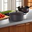 Le Creuset Signature Gusseisen-Bräter mit Deckel, Ø 26 cm, Rund, Für alle Herdarten und Induktion geeignet, Volumen: 5,3 l, 5,135 kg, Schwarz, 21177260000430