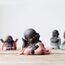 MonLiya Kleine süße Buddha-Statue, Mönch-Figur, kreatives Baby, Basteln, Puppen, Ornamente, Geschenk, klassisch, chinesisch, zarte Keramik, Kunst und Handwerk, Tee-Zubehör, 7,1 cm hoch (Stil 1)
