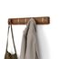 Umbra Flip 5 Garderobenhaken - Moderne, Schlichte und Platzsparende Garderobenleiste mit 5 Beweglichen Haken für Jacken, Mäntel, Schals, Handtaschen und Mehr, Helle Walnuss/Gold