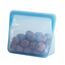 Stasher Bag Premium Silikonbeutel wiederverwendbar für Lebensmittel, Stand Up Mid Bag, Blau, Dauerhaft, Backofen, spülmaschinen & gefriersicher, Umweltfreundlich, Lunch-Tasche, Leckagefrei, 1656ml