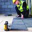 DEWALT Kreuzlinien-Laser (selbstnivellierend, 1x horizontale und 2x vertikale Laserlinien, Laserfarbe rot, 3-Tasten-Bedienung, inkl. Wandhalterung, Batterien und Transportkoffer) DW089K