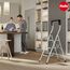 Hailo K75 ComfortLine Klapptritt - 3-stufige Trittleiter aus Stahl mit Sicherheitsbügel und Ablageschale - Arbeitshöhe bis 2,69 m - Gewicht: 6,8 kg - Weiß