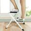 2 Stufen Mini Klappleiter Trittleiter Klappbar Tragbare kompakte Leiter Rutschfeste Matte Einfache Aufbewahrung Stehleiter für Home Kitchen Office DIY 150 kg max Belastung