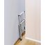 WENKO Leichte Aluminium Trittleiter mit 1 Stufe für 25 cm höheren Stand, rutschsichere XXL-Stufen, Design Klapptrittleiter, TÜV Süd Zertifiziert, 44 x 74 x 5,5 cm, Silber matt