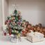 XmasExp Mini-Weihnachtsbaum-Set mit 2 LED-Lichtern, Stern-Baumkronen, Ornamenten, Kugeln, Glocken und Tannenzapfen, 50,8 cm, silberfarben