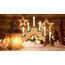 Idena 8582092 - LED Adventsleuchter mit 7 LED Kerzenlichtern in Warmweiß, Schwibbogen aus naturfarbenem Holz, batteriebetrieben, Deko für Innen, als Winter-, Advents- und Weihnachtsdeko