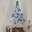 Weihnachtsbaum künstlich (WBD) 120 cm Weiss mit Weihnachtsdeko türkis und Led Lichterkette mit Batteriebox und Fernbedienung künstlicher Christbaum klein Tannenbaum