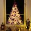 Weihnachtsbaum künstlich (WBD) 120 cm Weiss mit Weihnachtsdeko lila und Led Lichterkette mit Batteriebox und Fernbedienung künstlicher Christbaum klein Tannenbaum