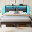 Seventable Kingsize-Bettgestell mit Ladestation, LED-Bett mit gepolstertem Kopfteil, Plattformbett aus Metall mit Stauraum unter dem Bett, kein Boxspringbett erforderlich, geräuschlos, Montage