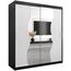KRYSPOL Schwebetürenschrank Madryt 180 cm mit Spiegel Kleiderschrank mit Kleiderstange und Einlegeboden Schlafzimmer- Wohnzimmerschrank Schiebetüren Modern Design (Schwarz + Weiß)