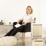 Relaxdays Regalsystem, 5 Stoff-Schubladen, universale Schubladenbox, Metall und Holz, HxBxT: 54,5 x 100 x 30 cm, beige, Design E