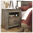Signature Design by Ashley Trinell Rustikaler Nachttisch mit 1 Schublade und USB-Ladestationen, 66,6 cm hoch, Warmbraun