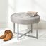 mDesign Sitzhocker – runder Polsterhocker aus Metall und Polyester mit moderner Nietenverzierung – gepolsterter Hocker für Flur, Schlafzimmer und andere Räume – hellgrau und silberfarben