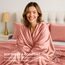 Satin Sheets King [4-teilig, Blush Pink] Hotel-Luxus-Bettwäsche-Set, seidig, extra weiches 1800 Mikrofaser, knitterfrei, farbecht, schmutzabweisend, tiefes Spannbetttuch, Bettlaken, Kissenbezüge