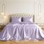 Pure Bedding Satin Sheets California King [4-teilig, Lavendel] Hotel-Luxus-Bettwäsche-Set, seidige Mikrofaser, knitterfrei, tiefes Spannbetttuch, Bettlaken und Kissenbezüge