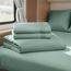 Clara Clark Premier 1800 Serie 4-teiliges Bettwäsche-Set für Queensize-Betten, luxuriös, weiche Bettlaken für Wohnmobil-Etagenbetten, kurzes Queen-Size-Bett, Eisgrün