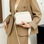 TIAASTAP Damen Umhängetasche Klein Leder Handtasche Crossbody Bag Crossbag Schultertasche Damen Tasche Moderne Taschen mit breitem Schultergurt und 3 Fächern