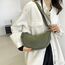 Aucuu Damen Halbmond Crossbody Umhängetasche Klein mit Verstellbarem Schultergurt - Hobo Halfmoon Bag Einfarbige Messenger Bag für Damen Reisen