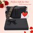 Vezluax Schwarz Geschenkbox 31×21×4cm mit Damentasche Geschenk für Frauen zum Geburtstag Muttertag Valentinstag Jahrestag & Weihnachten Schwarz Tasche