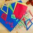 Papierdrachen Fensterbilder - 24 vorgestanzte Drachen zum Basteln für Kinder - Herbstbasteln mit Tonkarton und Transparentpapier - Set 2