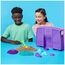 Kinetic Sand Meerjungfrauen Koffer - mit 934 g original kinetischem Sand aus Schweden, erfüllt alle gesetzlichen Anforderungen, mit 6 Förmchen für kreatives Indoor-Sandspiel, für Kinder ab 3 Jahren