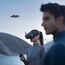 DJI Neo Motion Fly More Combo – Mini Drohne mit Kamera 4K UHD Für Erwachsene, 135g, Follow-Me, Handstart, Motivverfolgung, QuickShots, Integrierter Propellerschutz, C0, mit RC Motion 3 und 3 Akkus