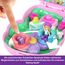 Polly Pocket Puppen und Spielset, Teeparty-Häschen-Schatulle, Spielzeug für unterwegs mit 1 kleinen Puppe, Häschen, Zubehör für Styling und Essen, JCR40