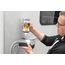 SONAX CARAVAN RegenstreifenEntferner (500 ml) schleifmittelhaltiger Intensivreiniger für Lack und GfK | Art-Nr. 07182000