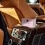 RITUALS Auto Parfüm Sakura Car Air Freshener – Auto Duft mit Kirschblüten und Reismilch Aroma – Auto Lufterfrischer mit eleganter Holzhalterung Weiß - Sakura– 6 g