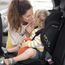 Maxi-Cosi Nomad Plus, Klappbarer Kindersitz, 15 Monate - 4 Jahre, 76 - 105 cm, Tragbarer Reiseautositz, Superkompakt & Leicht, Seitenaufprallschutz, Passt in Jedes Auto, Reisetasche, Authentic Black
