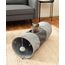 lionto Katzentunnel mit Spielball, 30x70 cm, Faltbarer erweiterbarer Spieltunnel aus pflegeleichtem Faux-Linen-Material für Katzen, Robustes Katzenspielzeug, 30 cm Durchmesser