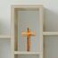 MaMeMi WANDKREUZ aus OLIVENHOLZ – ca. 16 x 9 cm – Handgefertigtes HOLZKREUZ aus dem Heiligen Land mit Wandhalterung – In Geschenkbox mit Zertifikat – Christliches Geschenk Qualität