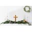 MaMeMi WANDKREUZ aus OLIVENHOLZ – ca. 16 x 9 cm – Handgefertigtes HOLZKREUZ aus dem Heiligen Land mit Wandhalterung – In Geschenkbox mit Zertifikat – Christliches Geschenk Qualität
