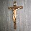 BC Katholisches Kruzifix-Wandkreuz, Jesus Christus, inspirierende Heimdekoration, religiöses Geschenk, 35,6 cm hoch, Renaissance-Skulptur, handgefertigt von Buildclassic