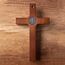 4Soul Kruzifix | Heiliger Benedikt Wandkreuz | Holzkreuz-Dekor mit silberfarbener Jesus- und Benedikt-Medaille | Religiöse Wandkunst Perfektes katholisches Geschenk