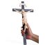 BC Katholisches Kruzifix-Wandkreuz, elegante, moderne Wohnkultur, religiöse Geschenke zur Hauseinweihung, 40,6 cm hoch, Renaissance-Skulptur handgefertigt von Buildclassic (Bone Beige)