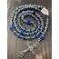 Nazareth Store Rosenkranz aus tiefblauen Kristallperlen, blaue Achat-Glory-Stein-Perlen-Halskette, wundersame Medaille und Kreuz, Kruzifix, Sammlung religiöser Rosenkränze
